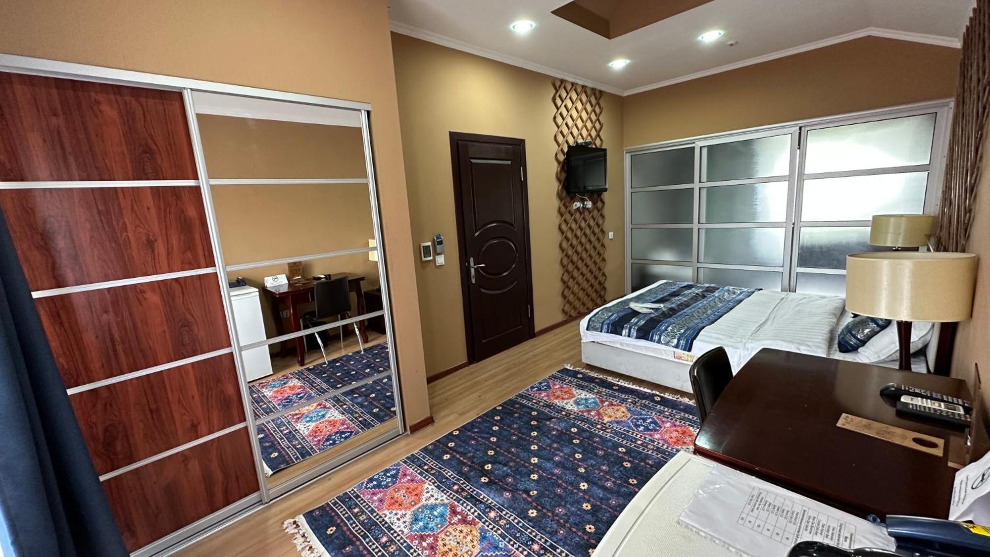 Tian-Shan Hotel Bichkek Extérieur photo