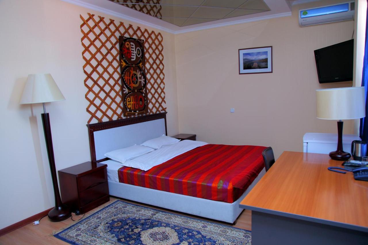 Tian-Shan Hotel Bichkek Extérieur photo
