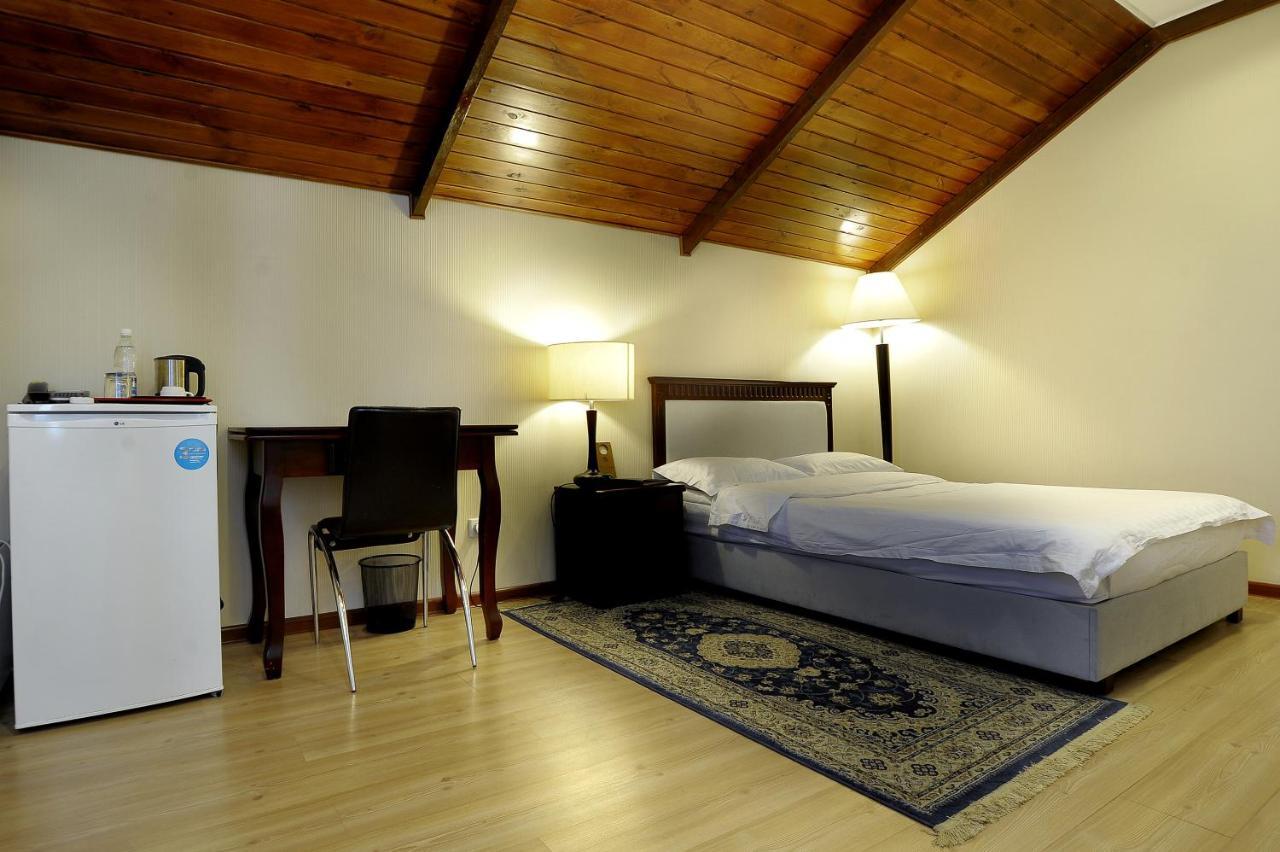 Tian-Shan Hotel Bichkek Extérieur photo
